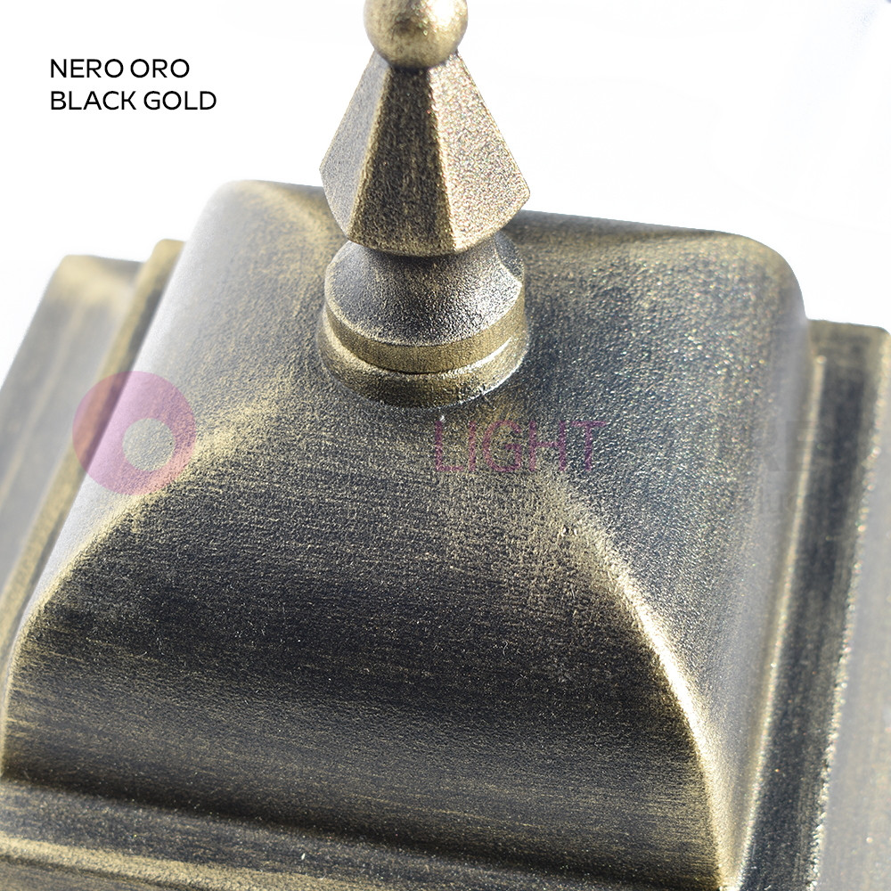 ATHENA GRANDE Lampione per giardino a 3 luci h. 296 Lanterna Quadrata COLORE STRUTTURA: NERO-ORO, COLORE DIFFUSORE: SABBIATO