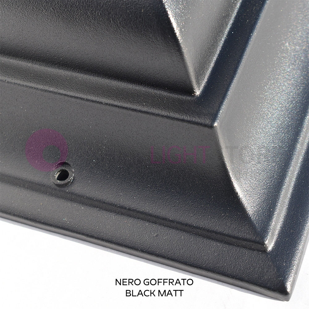 ATHENA GRANDE Lampione per giardino a 3 luci h. 296 Lanterna Quadrata COLORE DIFFUSORE: TRASPARENTE, COLORE STRUTTURA: NERO GOFFRATO