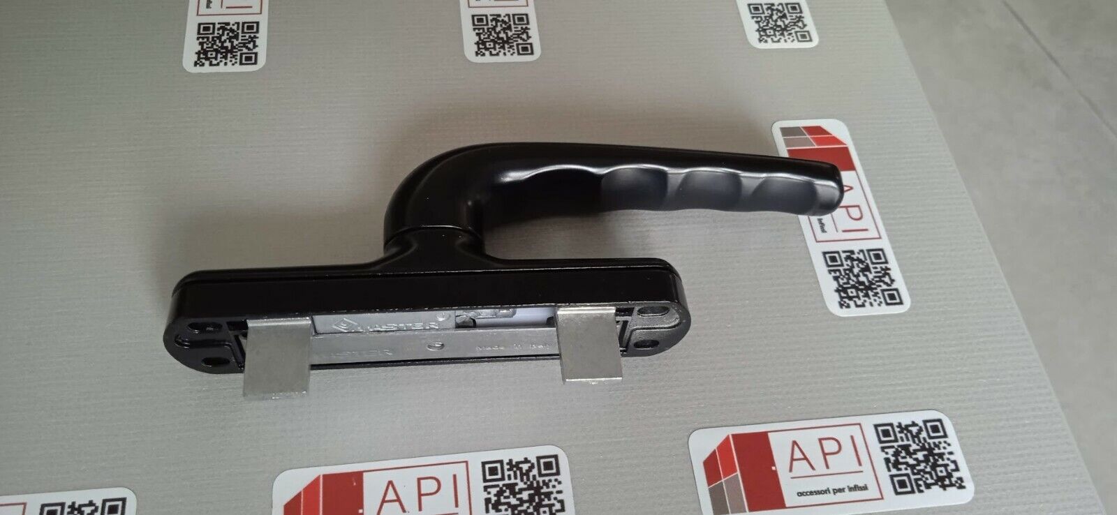 Cremonese maniglia per anta finestra apertura esterna comfort plus MASTER 6028