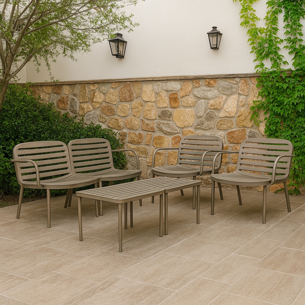 SET SALOTTO EROS IN RESINA BEIGE KHAKI CON DIVANO 2 POSTI, 2 POLTRONE E 2 TAVOLI BASSI