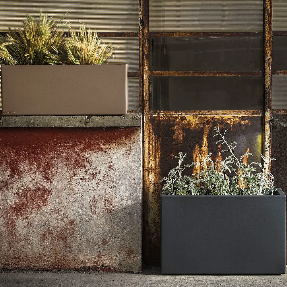 FIORIERA FENICE BALCONETTA IN RESINA H55CM ELBI Colore: Bianco